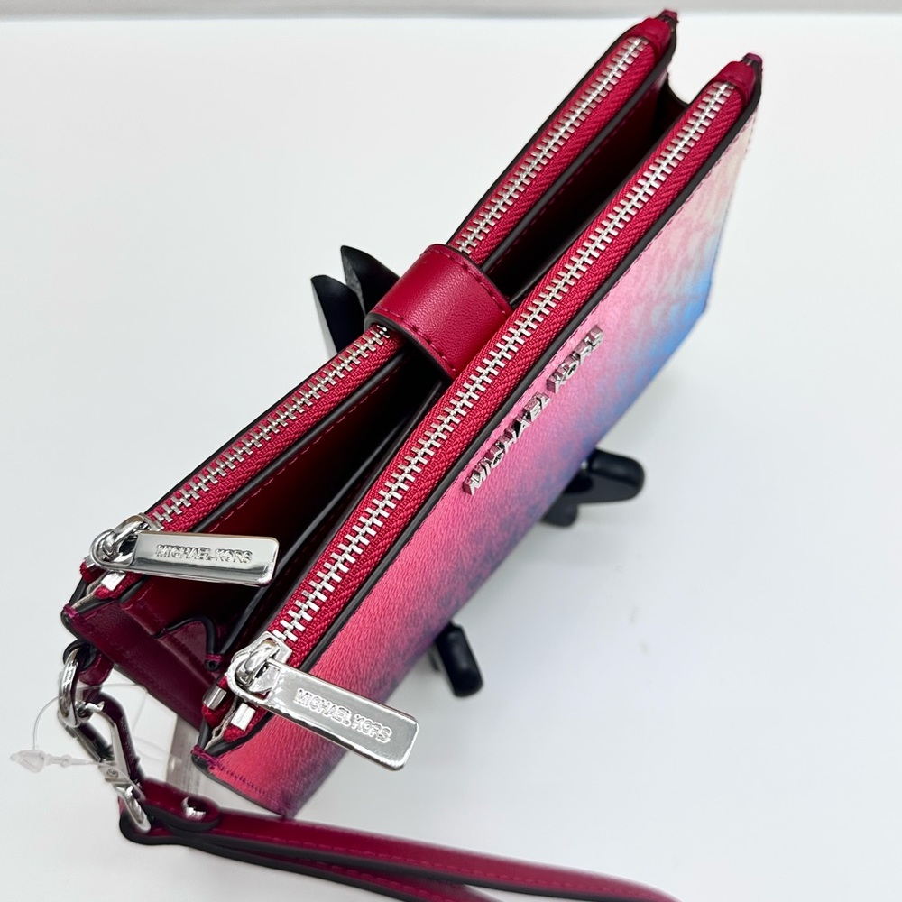 MICHAEL KORS
Jet Set Large Ombré Logo Wristlet Dark Raspberry color - Picture 4 of 15